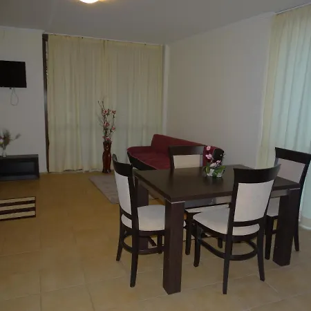 Chateau Del Marina Complex 2* 内塞伯尔