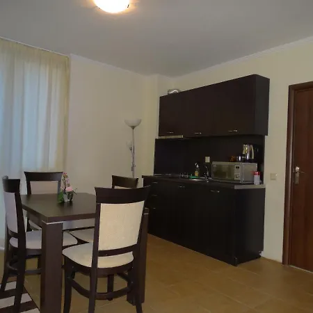 Chateau Del Marina Complex 2* 内塞伯尔