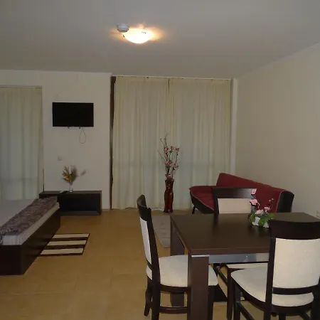 Chateau Del Marina Complex 公寓式酒店 2*