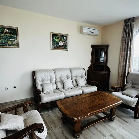 Chateau Del Marina Complex 2* 内塞伯尔