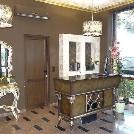 公寓式酒店 Chateau Del Marina Complex 内塞伯尔