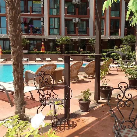 Chateau Del Marina Complex 公寓式酒店 2*