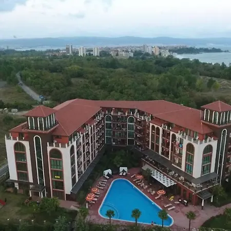 公寓式酒店 Chateau Del Marina Complex 内塞伯尔