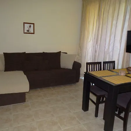 公寓式酒店 Chateau Del Marina Complex 2*