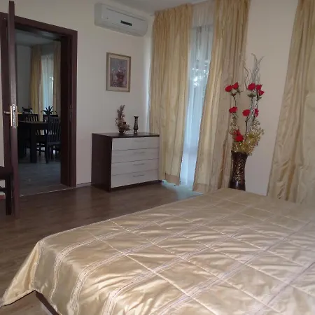 Chateau Del Marina Complex 内塞伯尔